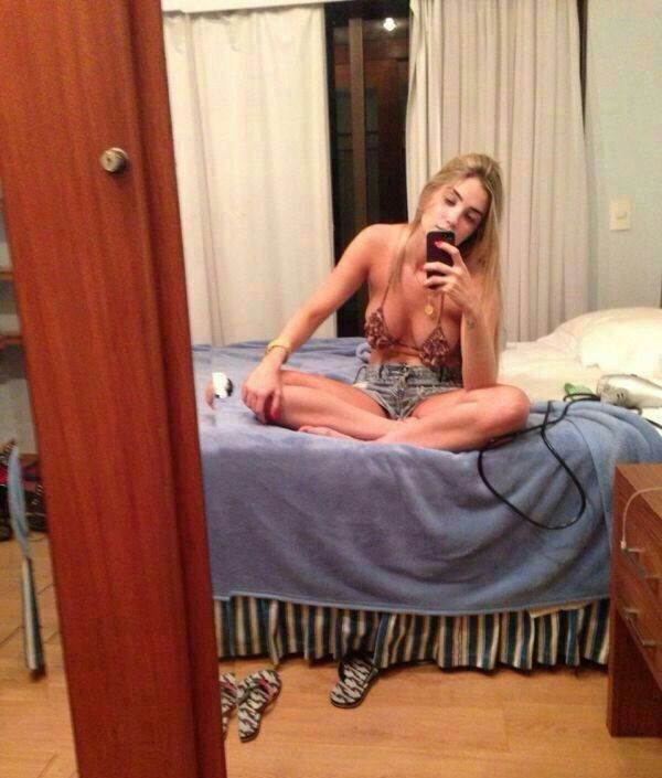 Fotos amadoras que caíram na net da ex BBB15 Aline Gotschalg pelada (6)