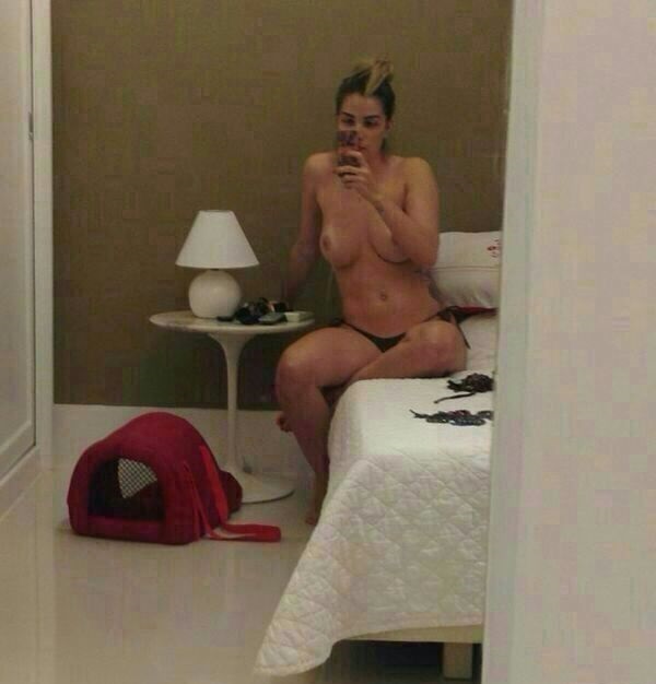 Fotos que caíram na net da ex BBB15 Aline pelada nua