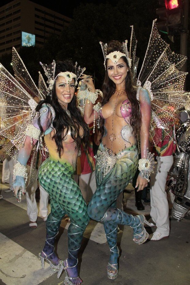 Gostosas peladas no Carnaval - fotos e vídeos