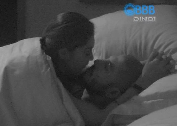 Amanda transando com o Fernando no BBB15