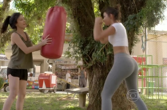 Fotos e videos da Mari da novela I Love Paraisópolis