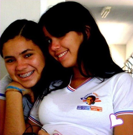 Novinha Mikaele caiu na net pelada e transando