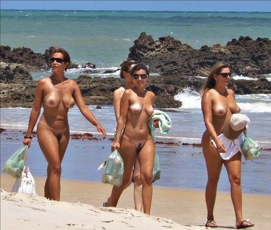 Mulheres gostosas peladas na praia de nudismo em Tambaba (8)