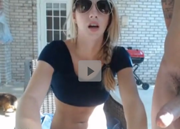 Amador com loirinha delociosa fodendo com o namorado na webcam